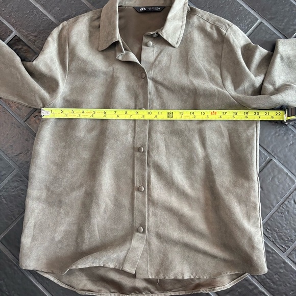 Zara faux suede Stylish Button-Up Shirt in Gray size medium - Picture 5 of 7